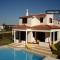 Casa com 4 quartos com piscina